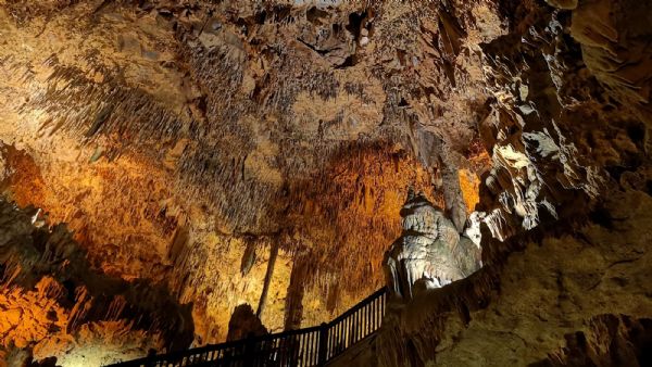 Alanya by Bus, Damlatas Cave and  Boat Trip from Side